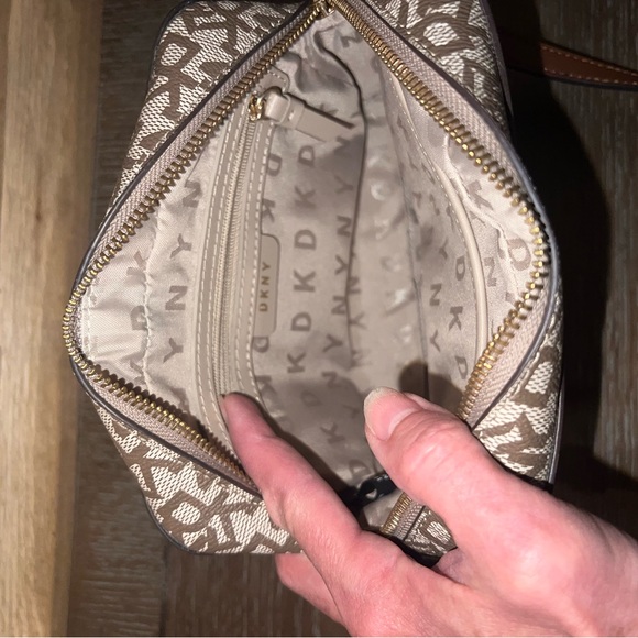 NWOT tags DYNK Faye hand bag - Picture 6 of 6